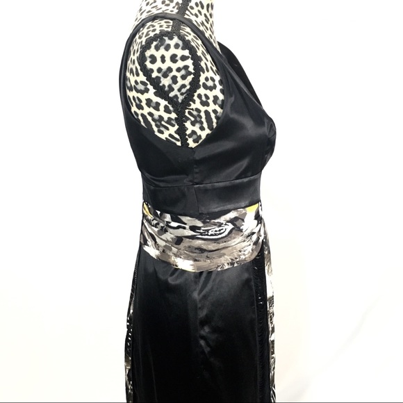 NWT ; Sophisticated, alluring and classic Bebe Sleeveless Deep V-Neck Dress. - Picture 6 of 8